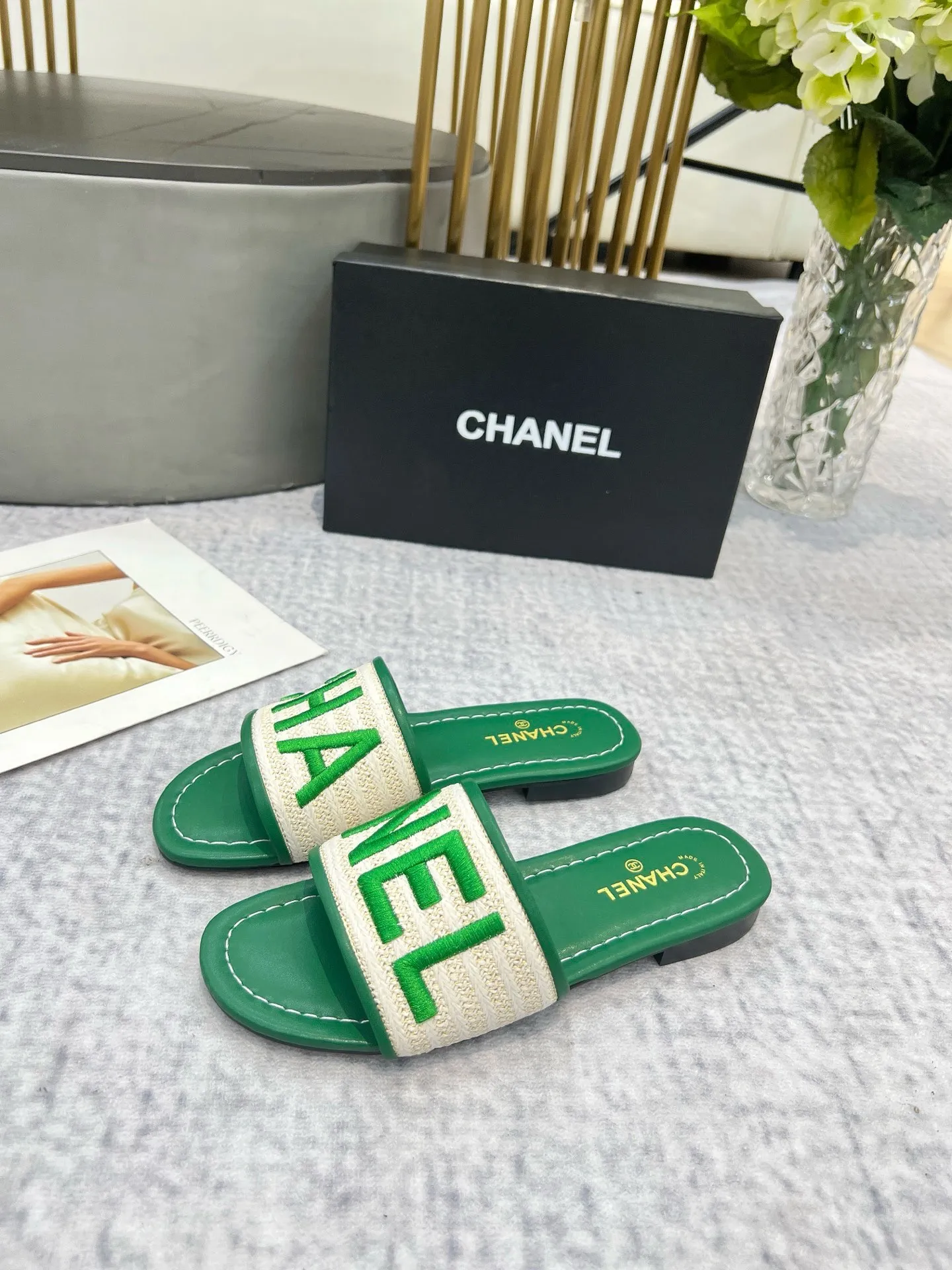 💕💕Factory direct selling price p340💕💕 Genuine leather sole +30 CHANEL, the upper uses three-dimensional electric embroidery technology, the upper foot is comfortable, soft and breathable, must-have size 35-43, leather sole +30